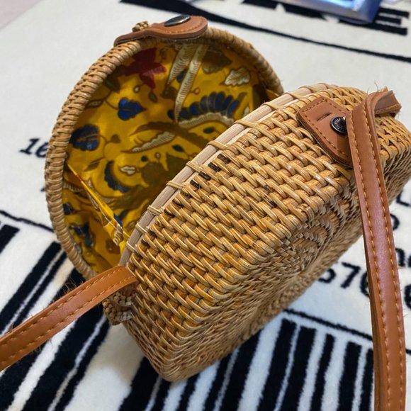 Woven Rattan Batik Lining Round Sling Bag. - Picture 7 of 7